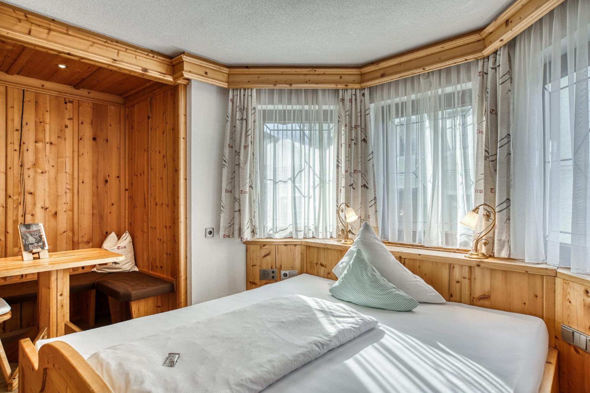 מידרס Hotel Alpenstolz חדר תמונה