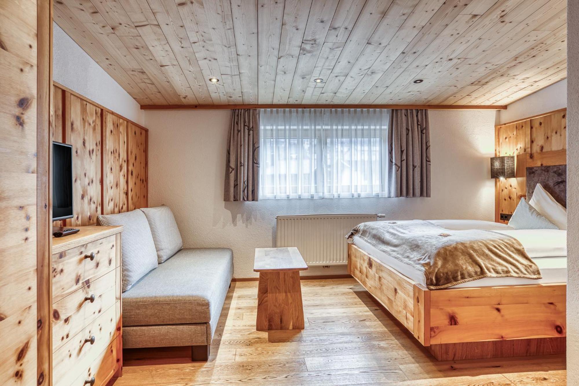 מידרס Hotel Alpenstolz מראה חיצוני תמונה