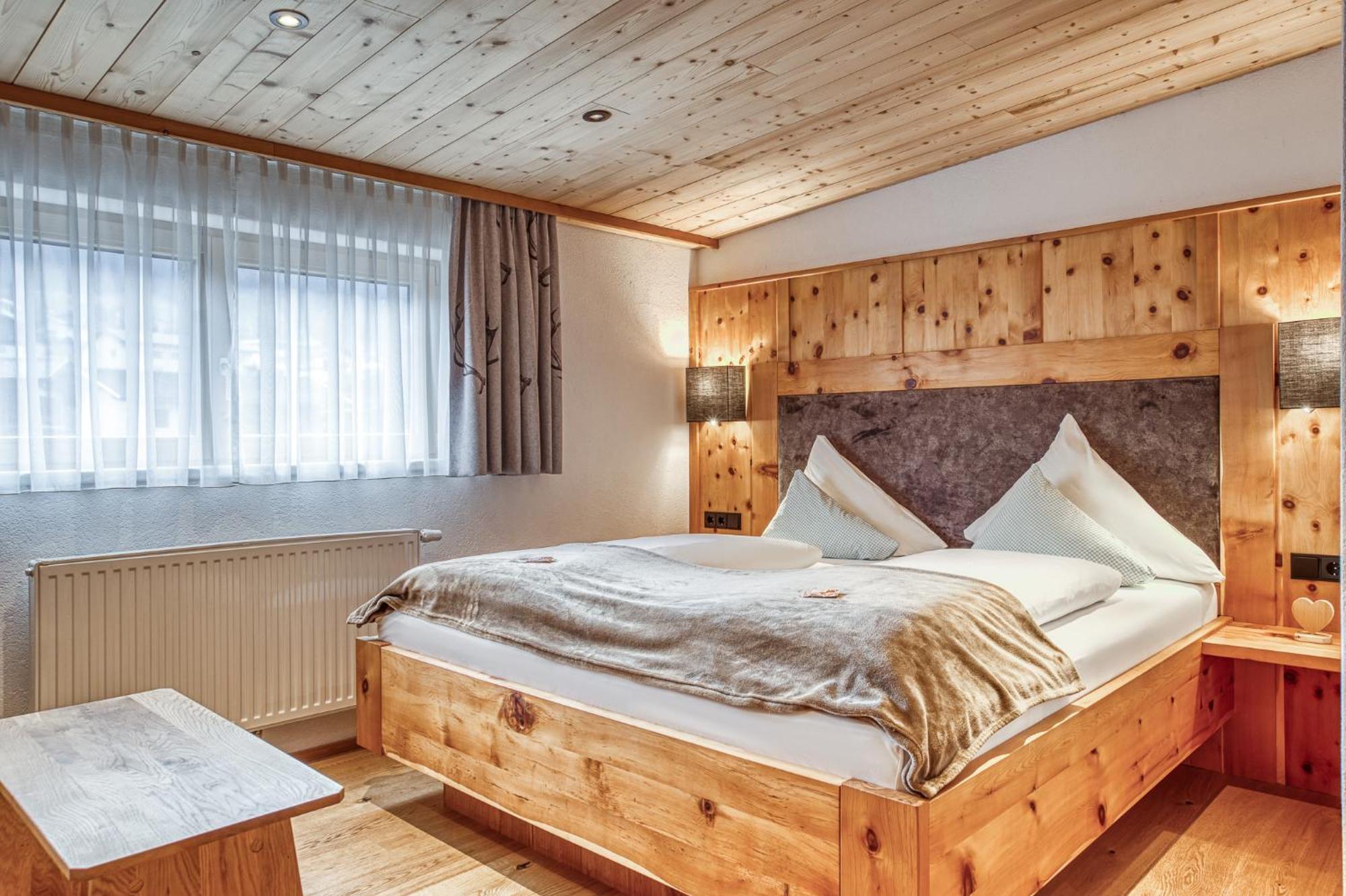 מידרס Hotel Alpenstolz חדר תמונה