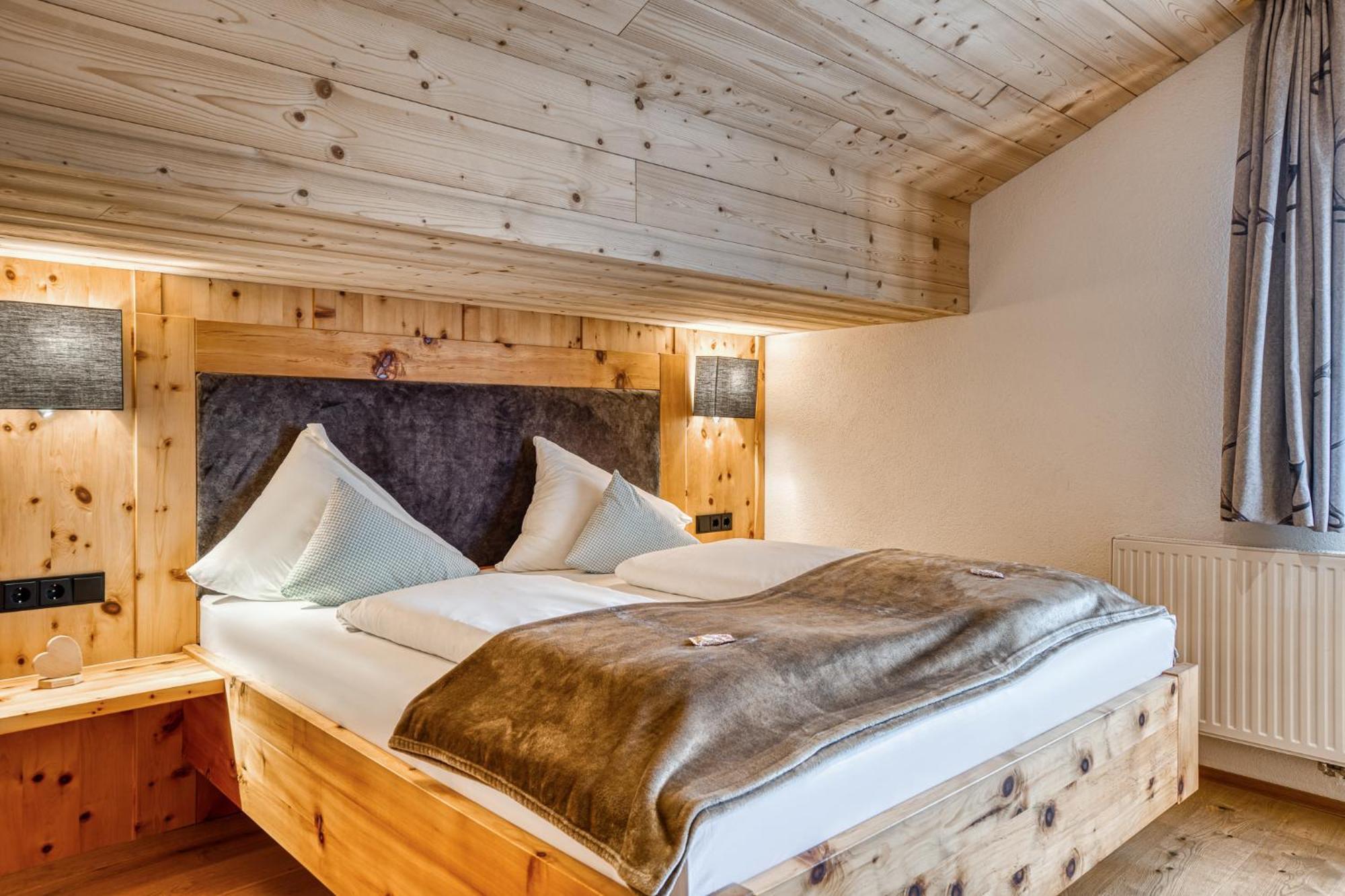 מידרס Hotel Alpenstolz חדר תמונה