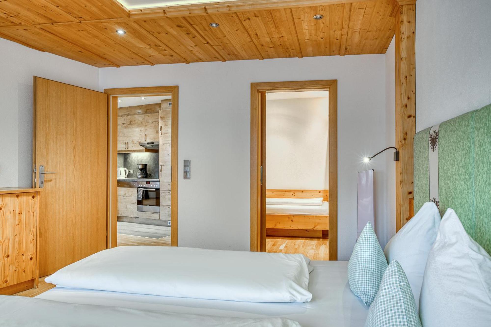 מידרס Hotel Alpenstolz חדר תמונה