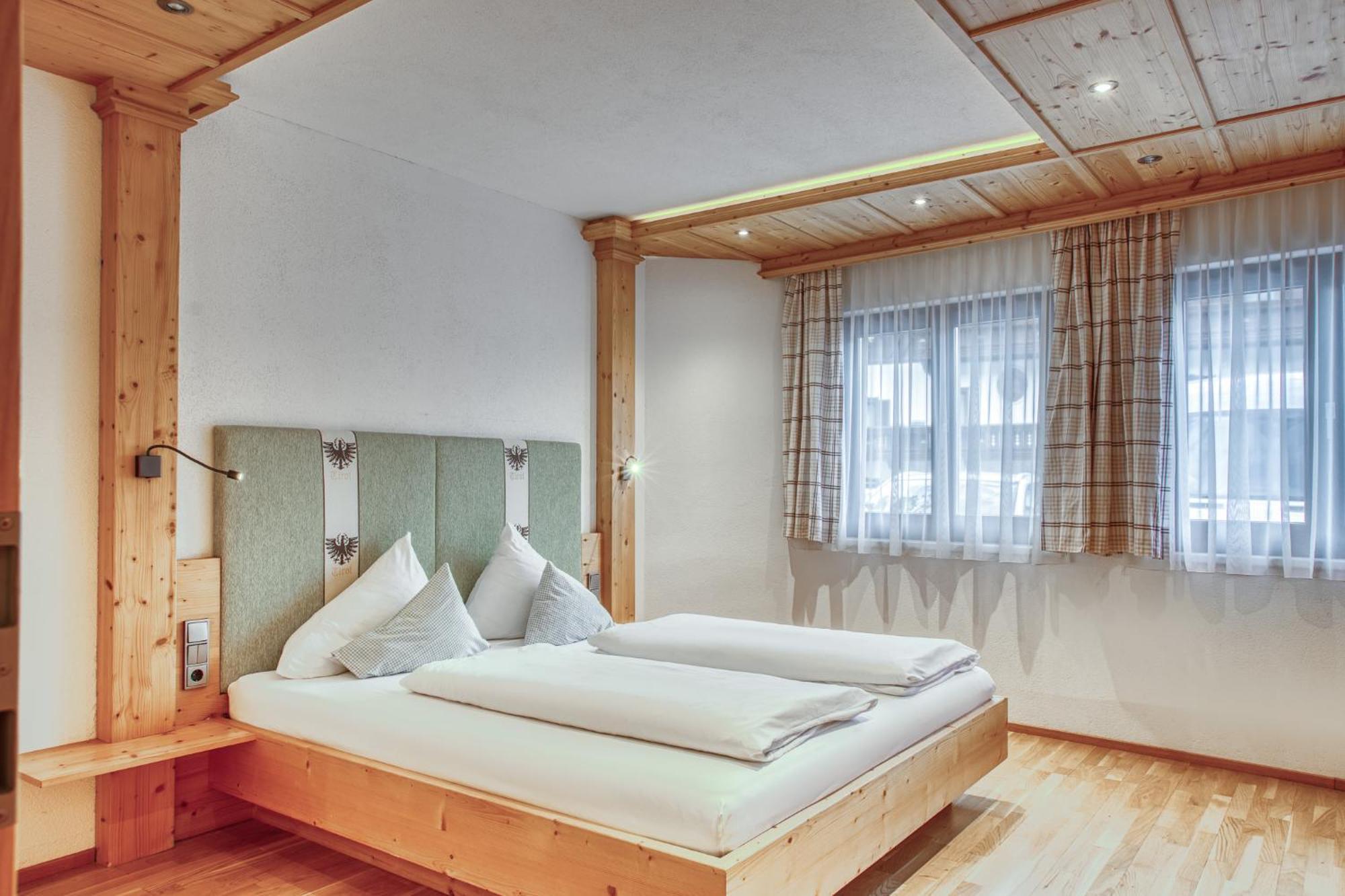 מידרס Hotel Alpenstolz חדר תמונה